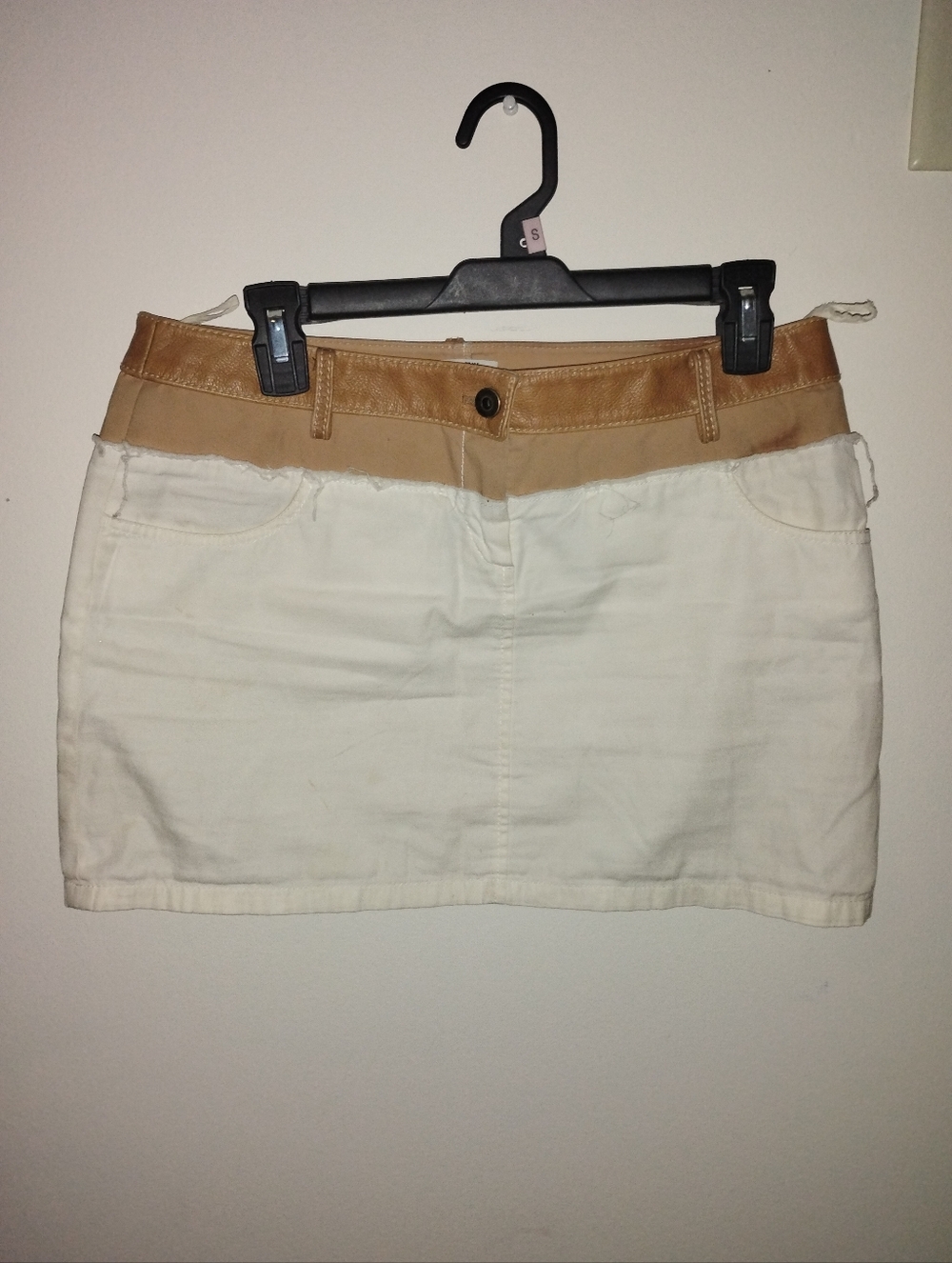 Miu Miu White Mini Skirt with Tan Waistband - Picture 3 of 4